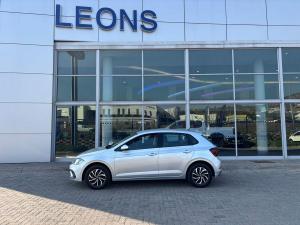Volkswagen Polo hatch 1.0TSI Life manual - Image 4