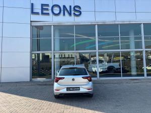 Volkswagen Polo hatch 1.0TSI Life manual - Image 5