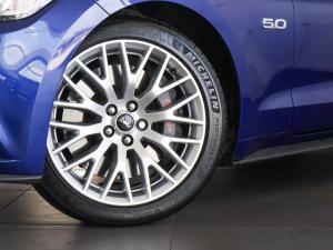 Ford Mustang 5.0 GT fastback auto - Image 3
