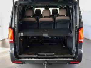 Mercedes-Benz V-Class V300d Avantgarde AMG Line - Image 14