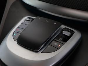 Mercedes-Benz V-Class V300d Avantgarde AMG Line - Image 23