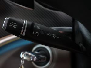 Mercedes-Benz V-Class V300d Avantgarde AMG Line - Image 24