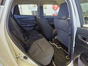 Suzuki Swift 1.2 GL auto - Image 3