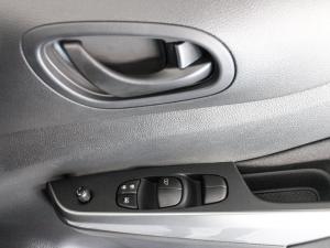 Nissan Navara 2.5DDTi double cab XE - Image 18