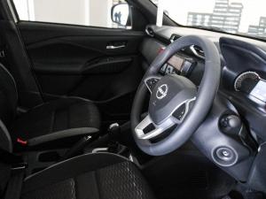 Nissan Magnite 1.0 Visia auto - Image 15