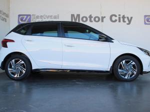Hyundai i20 1.0T Fluid manual - Image 8
