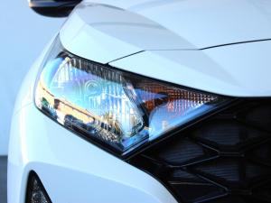 Hyundai i20 1.0T Fluid manual - Image 9
