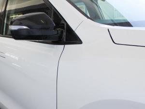 Mahindra XUV700 2.0T AX5 - Image 11