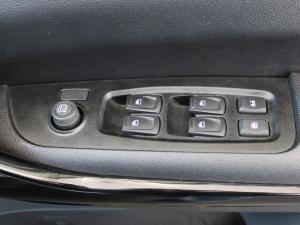 Mahindra XUV700 2.0T AX5 - Image 13