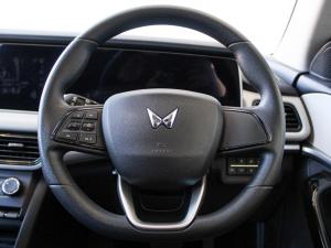 Mahindra XUV700 2.0T AX5 - Image 18