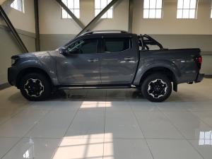 Nissan Navara 2.5DDTi double cab LE 4x4 - Image 2