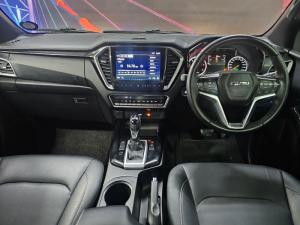 Isuzu D-Max 3.0TD double cab V-Cross - Image 12