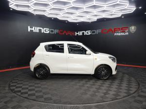 Toyota Vitz 1.0 XR manual - Image 1