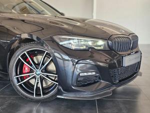 BMW 3 Series 320i Mzansi Edition - Image 3