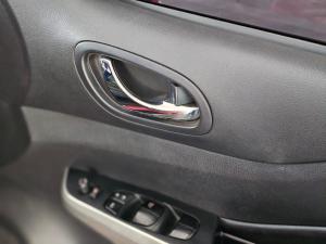 Nissan Navara 2.3D double cab 4x4 LE auto - Image 17