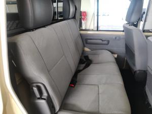 Toyota Land Cruiser 79 2.8GD-6 double cab - Image 18