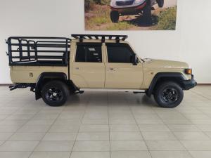 Toyota Land Cruiser 79 2.8GD-6 double cab - Image 3