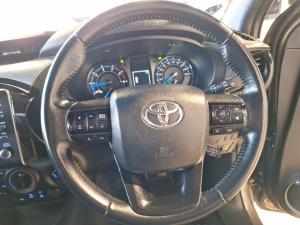 Toyota Hilux 2.8GD-6 Xtra cab 4x4 Legend manual - Image 8