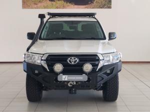 Toyota Land Cruiser 200 4.5D-4D V8 GX-R - Image 6