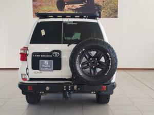 Toyota Land Cruiser 200 4.5D-4D V8 GX-R - Image 7
