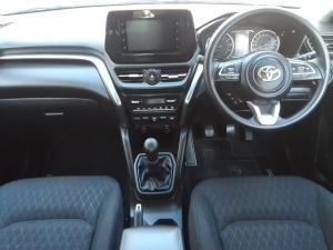 Toyota Urban Cruiser 1.5 XR manual - Image 6