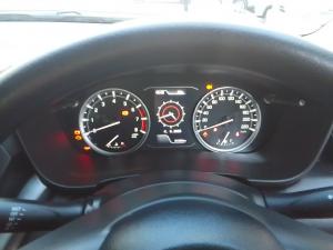 Toyota Urban Cruiser 1.5 XR manual - Image 11