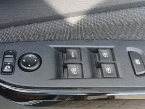 Nissan Magnite Kuro 1.0T - Image 19