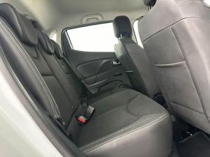 Renault Clio IV 1.2T Expression EDC 5-Door - Image 10