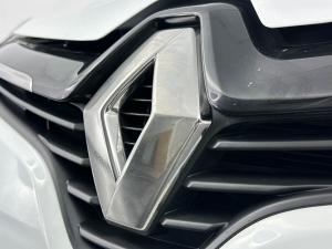 Renault Clio IV 1.2T Expression EDC 5-Door - Image 16
