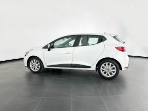 Renault Clio IV 1.2T Expression EDC 5-Door - Image 2
