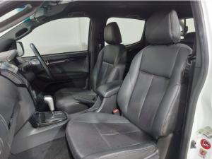 Isuzu D-Max 300 3.0TD double cab LX auto - Image 6