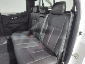 Isuzu D-Max 300 3.0TD double cab LX auto - Image 7
