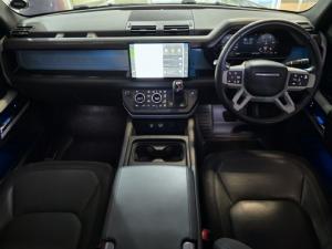 Land Rover Defender 110 D300 X-Dynamic HSE - Image 10