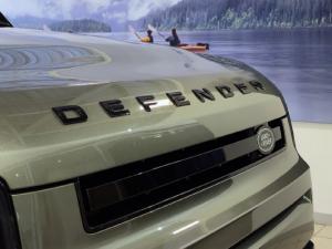 Land Rover Defender 110 D300 X-Dynamic HSE - Image 15