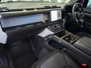 Land Rover Defender 110 D300 X-Dynamic HSE - Image 17
