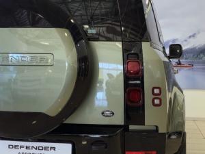 Land Rover Defender 110 D300 X-Dynamic HSE - Image 28