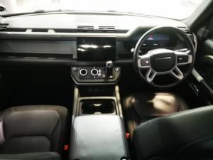 Land Rover Defender 110 D300 X-Dynamic HSE - Image 6