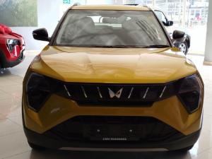 Mahindra XUV 3XO 1.2T AX5 manual - Image 2