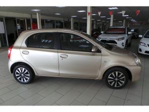 Toyota Etios hatch 1.5 Xi - Image 2