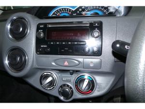 Toyota Etios hatch 1.5 Xi - Image 5