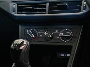 Volkswagen Polo hatch 1.0TSI - Image 11