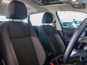 Volkswagen Polo hatch 1.0TSI Life auto - Image 16