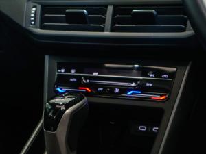 Volkswagen Polo hatch 1.0TSI R-Line - Image 12