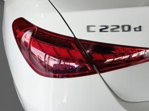 Mercedes-Benz C-Class C220d Avantgarde - Image 13