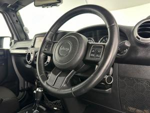 Jeep Wrangler Unltd Sahara 3.6L V6 automatic - Image 15