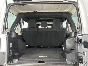 Jeep Wrangler Unltd Sahara 3.6L V6 automatic - Image 20