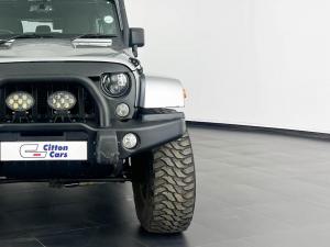 Jeep Wrangler Unltd Sahara 3.6L V6 automatic - Image 3