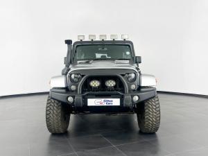 Jeep Wrangler Unltd Sahara 3.6L V6 automatic - Image 4