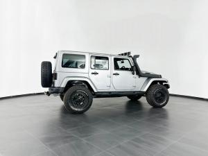 Jeep Wrangler Unltd Sahara 3.6L V6 automatic - Image 6