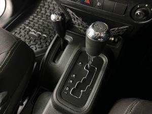 Jeep Wrangler Unltd Sahara 3.6L V6 automatic - Image 9